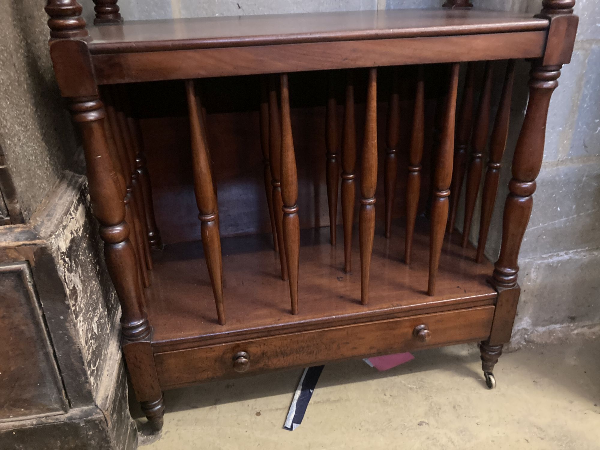 A Victorian mahogany three tier whatnot, width 76cm depth 37cm height 129cm